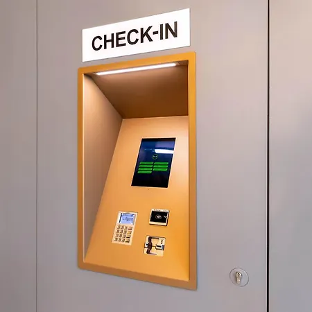 B&B Hotel Stralsund Στράλσουντ